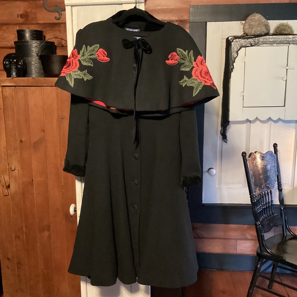 COLLECTIF LONDON DICKENS VICTORIAN SWING COAT & CAPELET UK14 - L